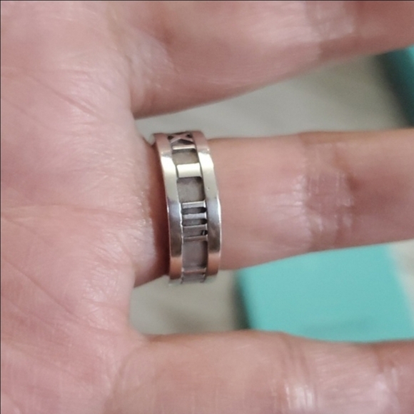 Tiffany Atlas Ring - Picture 6 of 6